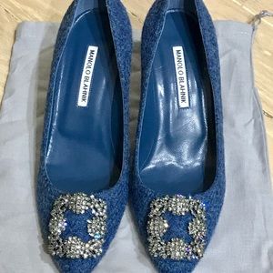 Manolo Blahnik Hangisi 70 Tweed Pump Shoes Blue